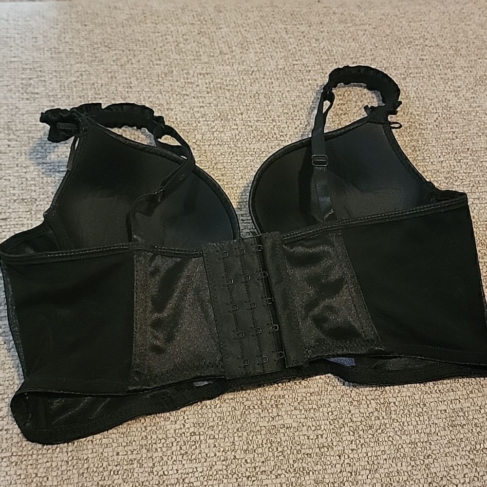 Beautiful Bra   - Picture 6 of 7